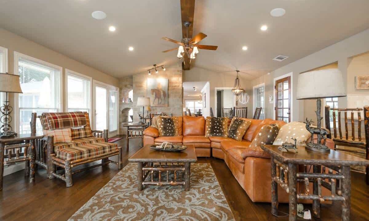 Photo of Livingroom in Denton