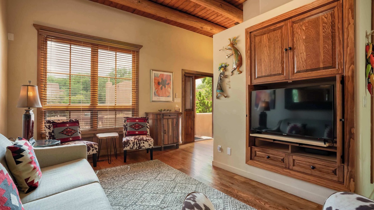 Photo of Livingroom in Northeast Santa Fe