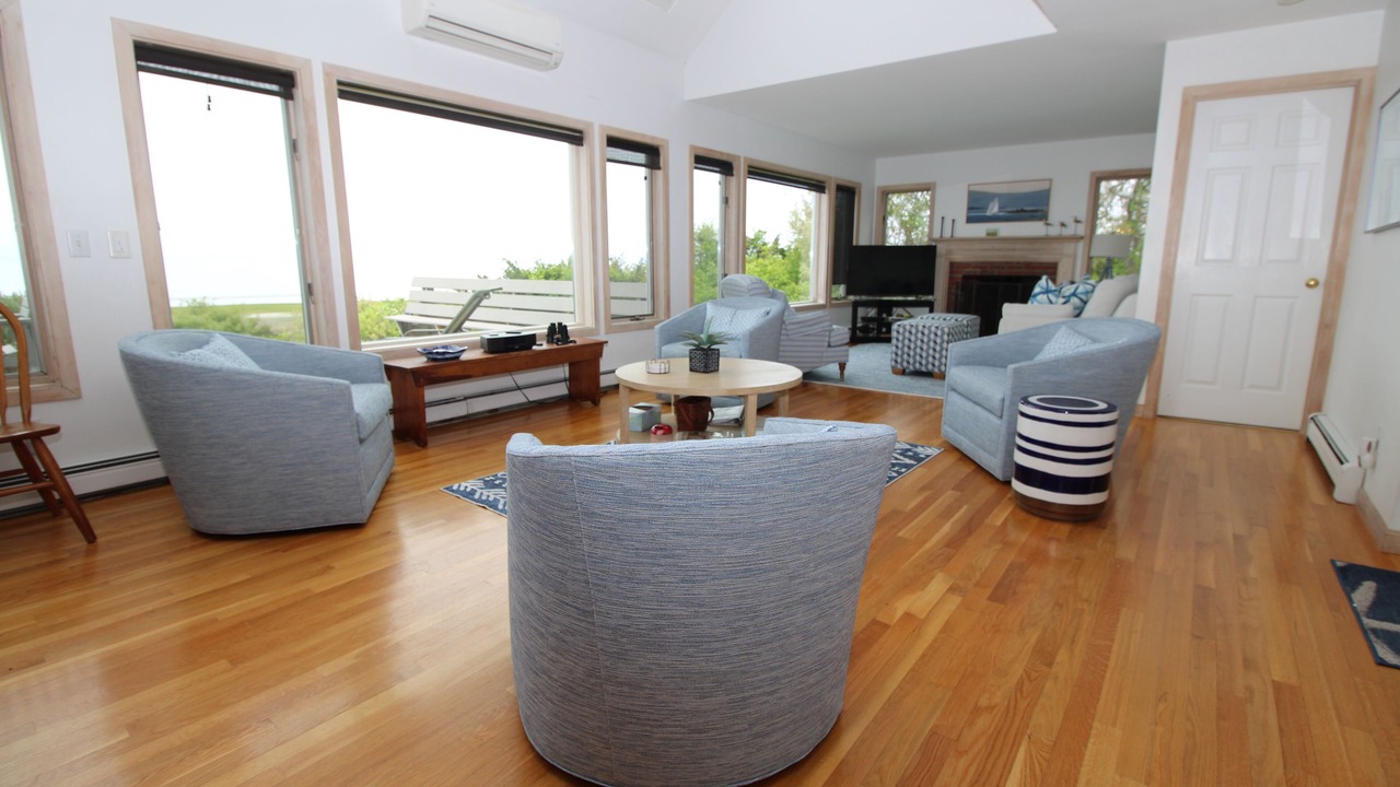 Photo of Livingroom in Eastham