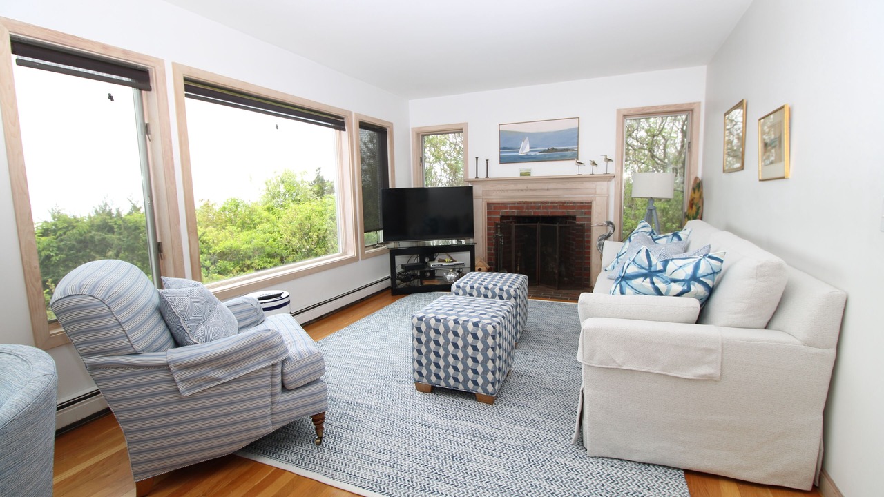 Photo of Livingroom in Eastham