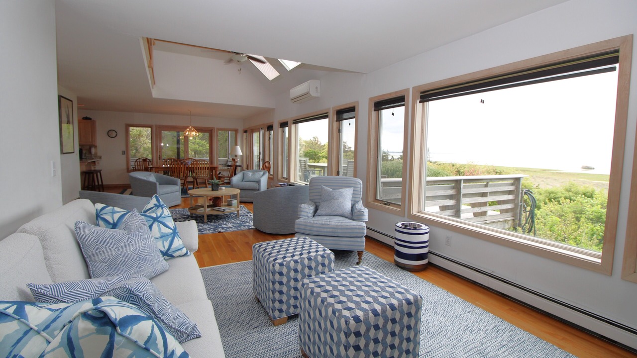 Photo of Livingroom in Eastham