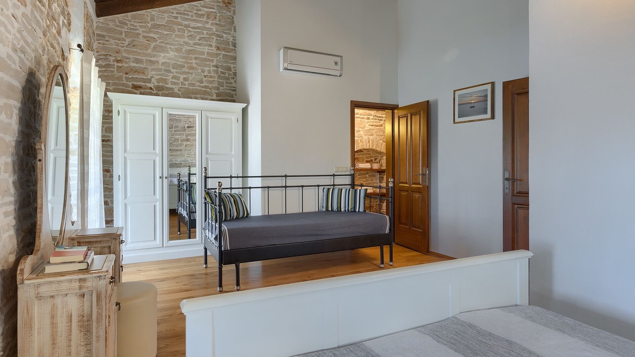 Photo of Bedroom in Gajana