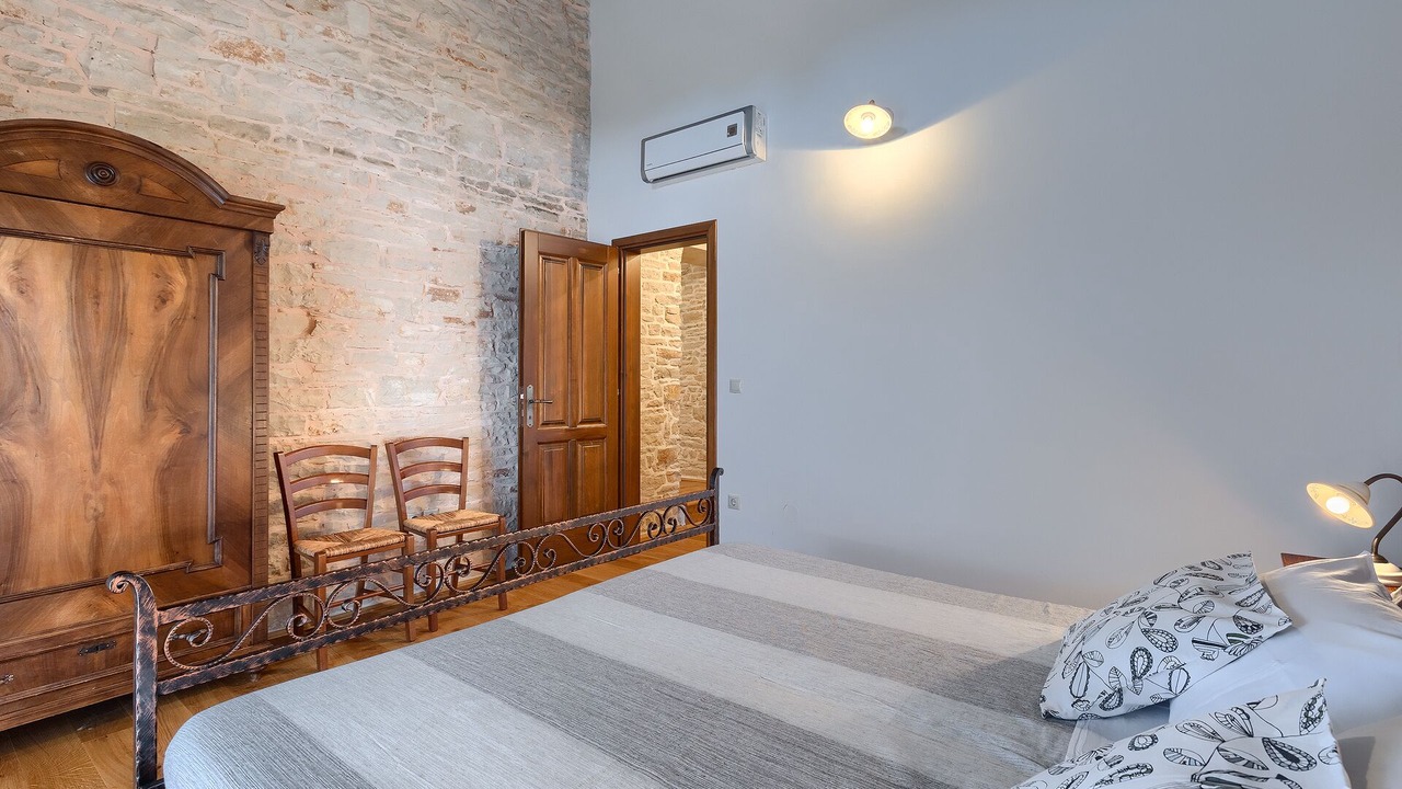 Photo of Bedroom in Gajana