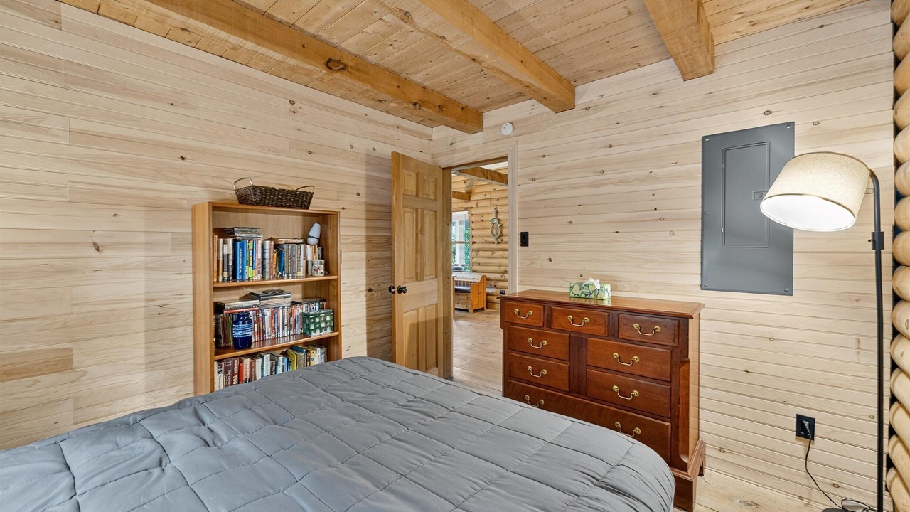 Photo of Bedroom in Rowland