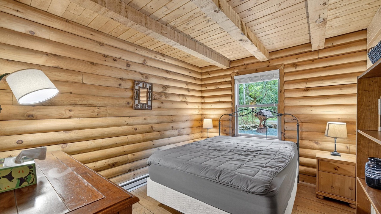 Photo of Bedroom in Rowland
