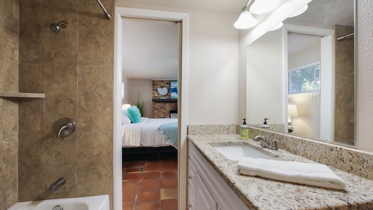 Photo of Bathroom in Shearer Hills - Ridgeview