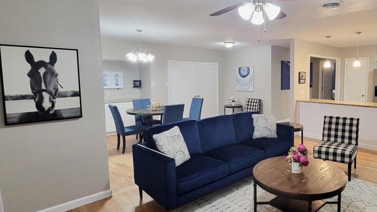 Photo of Livingroom in Shearer Hills - Ridgeview