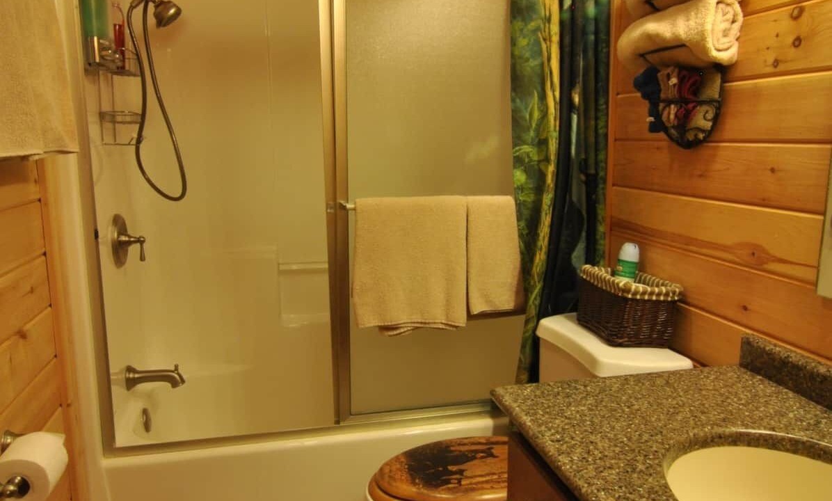 Photo of Bathroom in Ridgedale