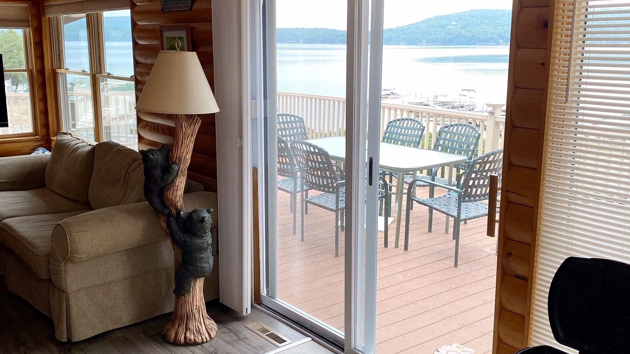 Photo of Livingroom in Lake George