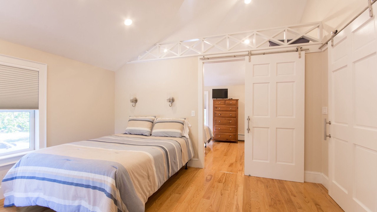 Photo of Bedroom in Lagoon Heights