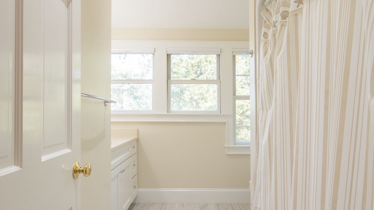 Photo of Bathroom in Lagoon Heights
