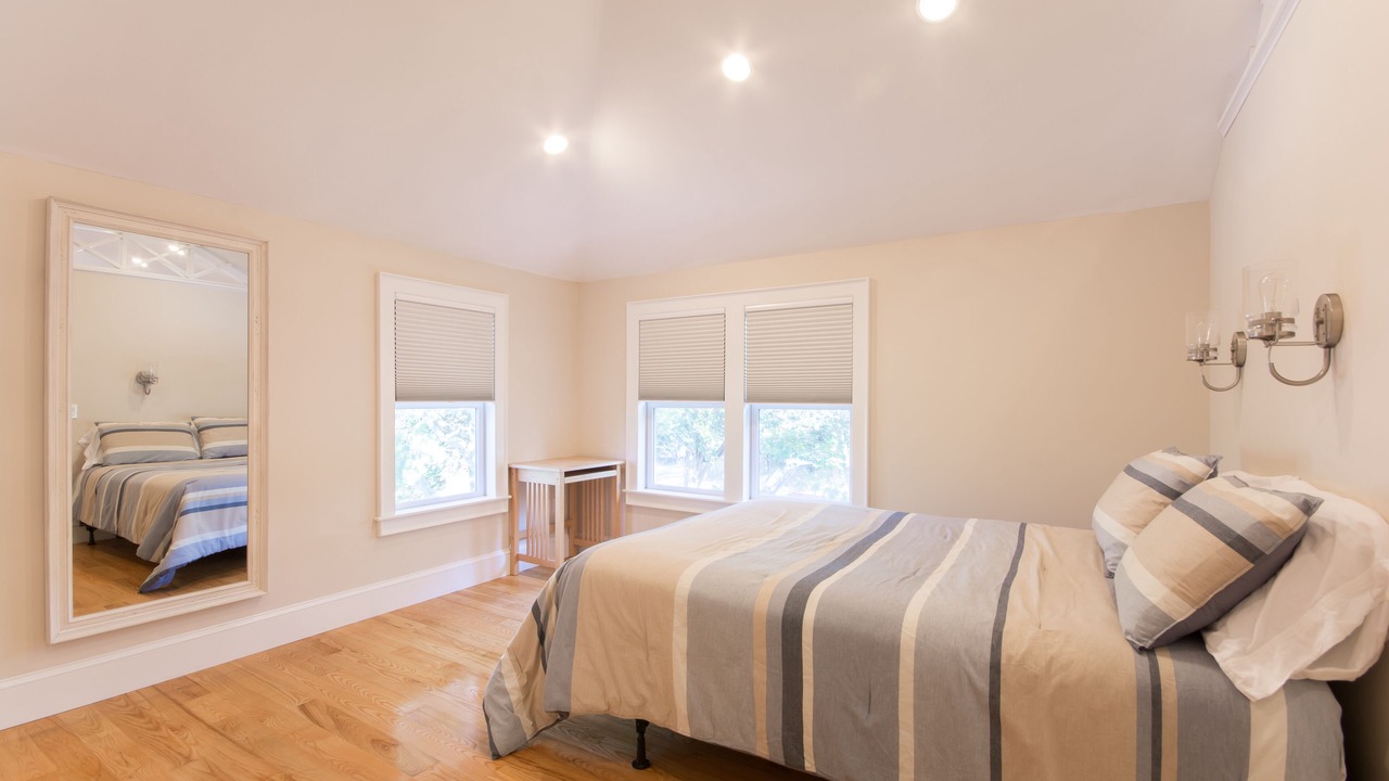 Photo of Bedroom in Lagoon Heights