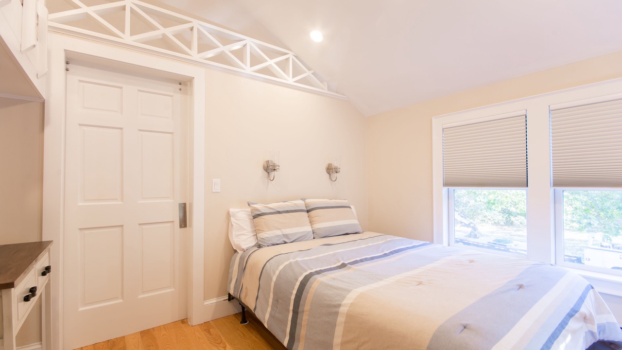 Photo of Bedroom in Lagoon Heights
