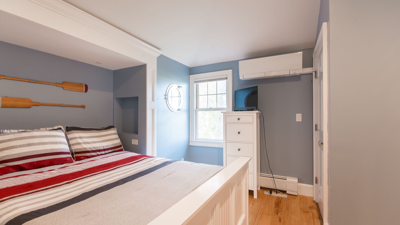 Photo of Bedroom in Lagoon Heights