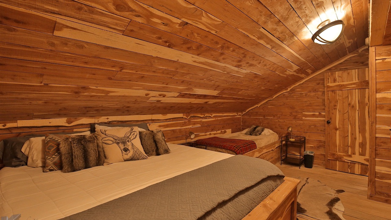 Photo of Bedroom in Elmwood Area