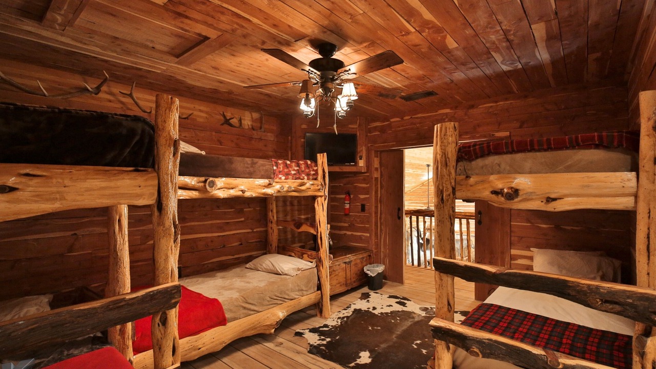 Photo of Bedroom in Elmwood Area