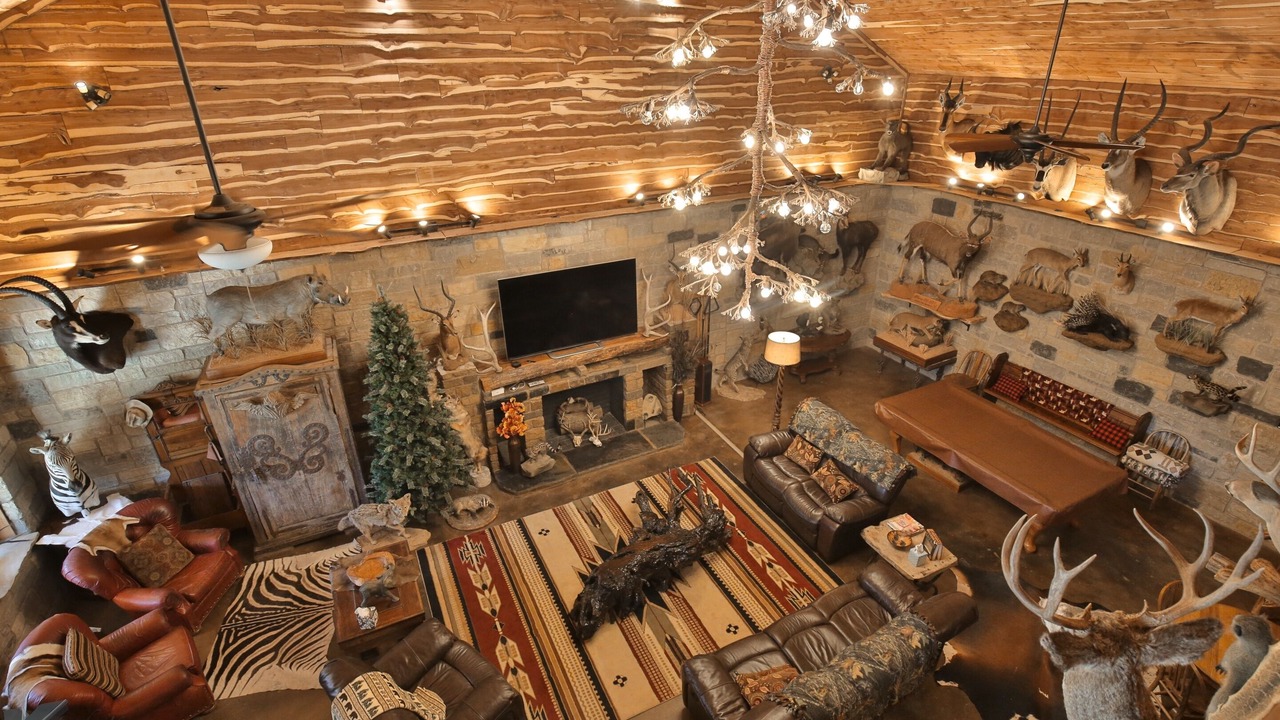Photo of Livingroom in Elmwood Area