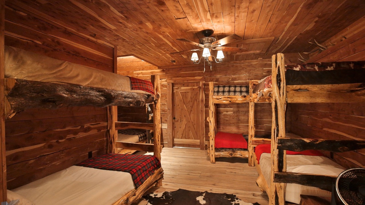 Photo of Bedroom in Elmwood Area