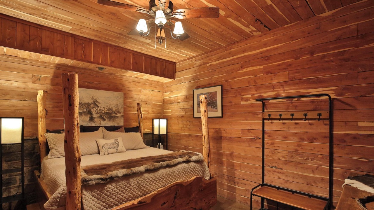 Photo of Bedroom in Elmwood Area