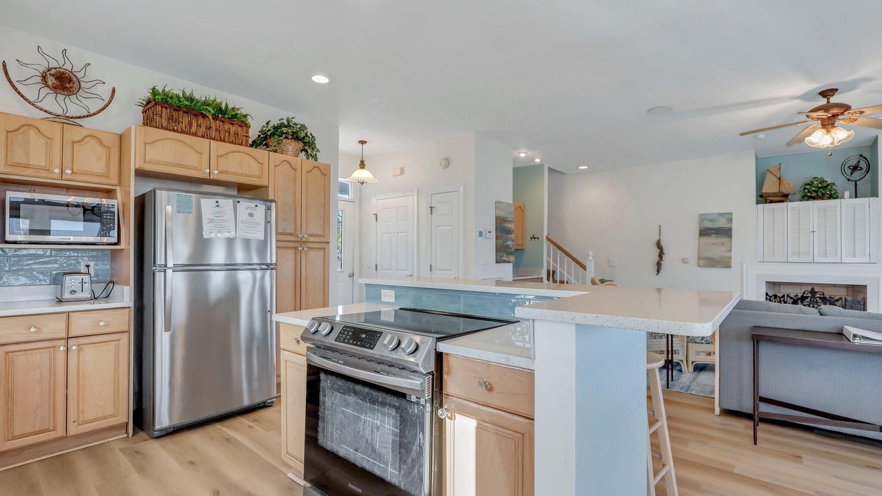 Photo of Kitchen in Oceanmarsh Subdivision