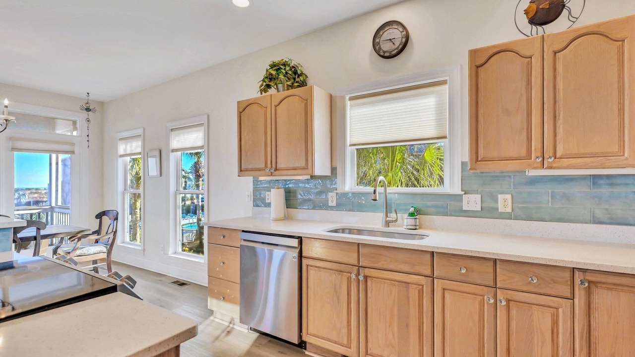 Photo of Kitchen in Oceanmarsh Subdivision