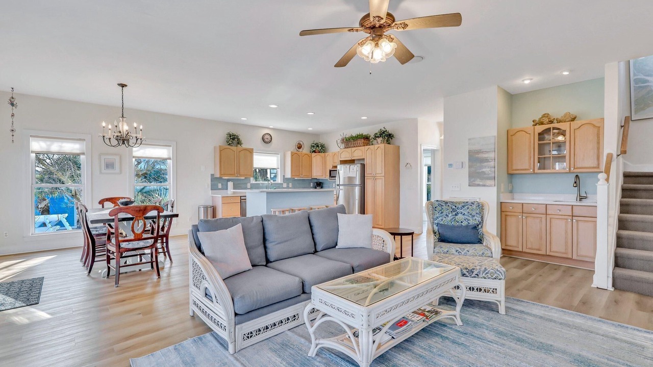 Photo of Livingroom in Oceanmarsh Subdivision