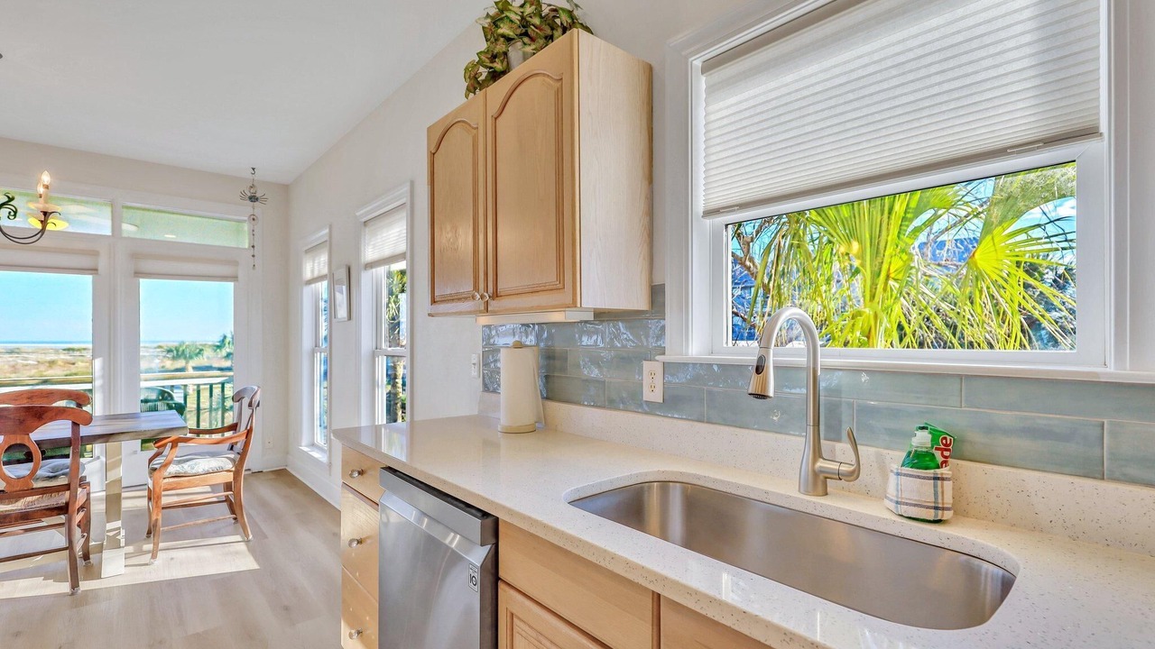 Photo of Kitchen in Oceanmarsh Subdivision