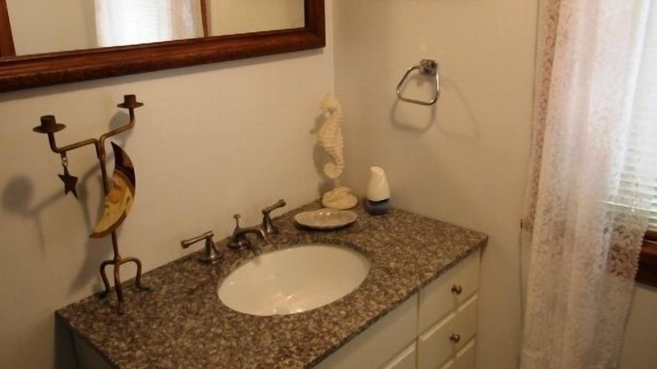 Photo of Bathroom in East Orleans