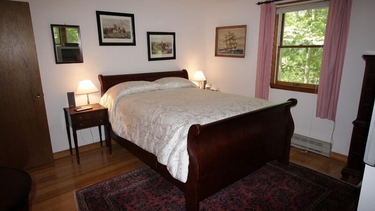 Photo of Bedroom in East Orleans