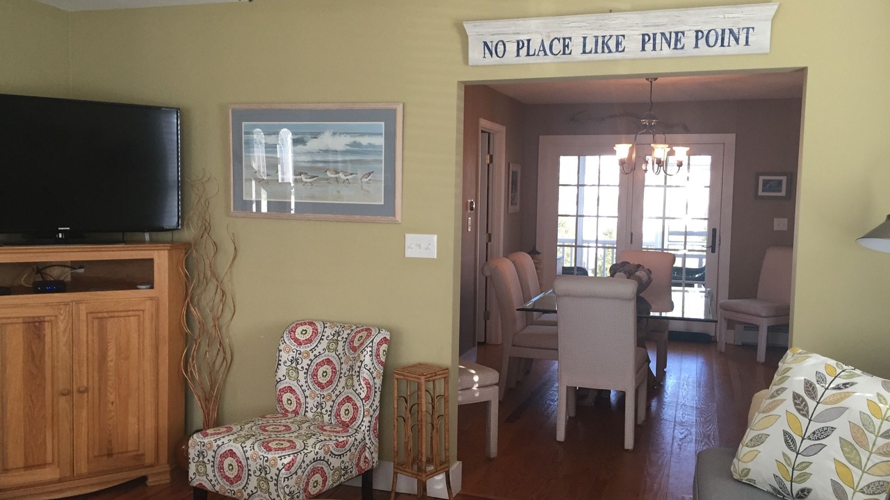 Photo of Livingroom in Pine Point