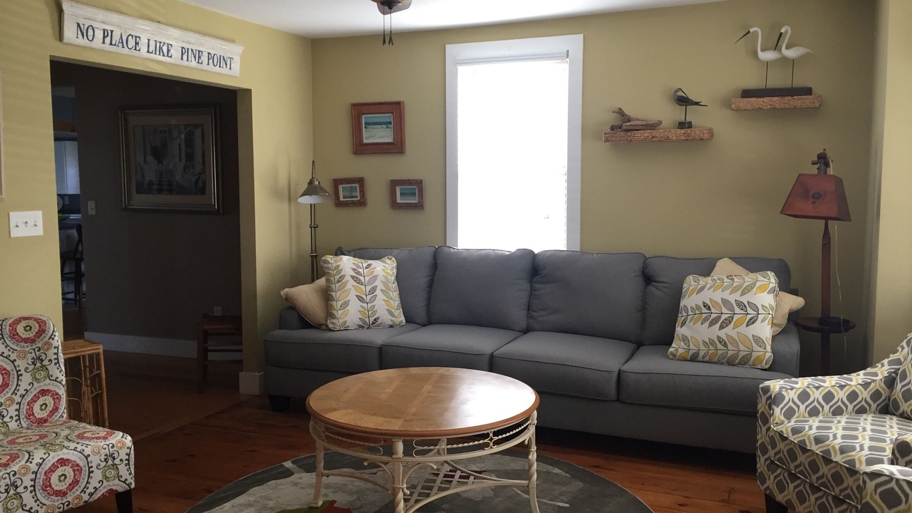 Photo of Livingroom in Pine Point