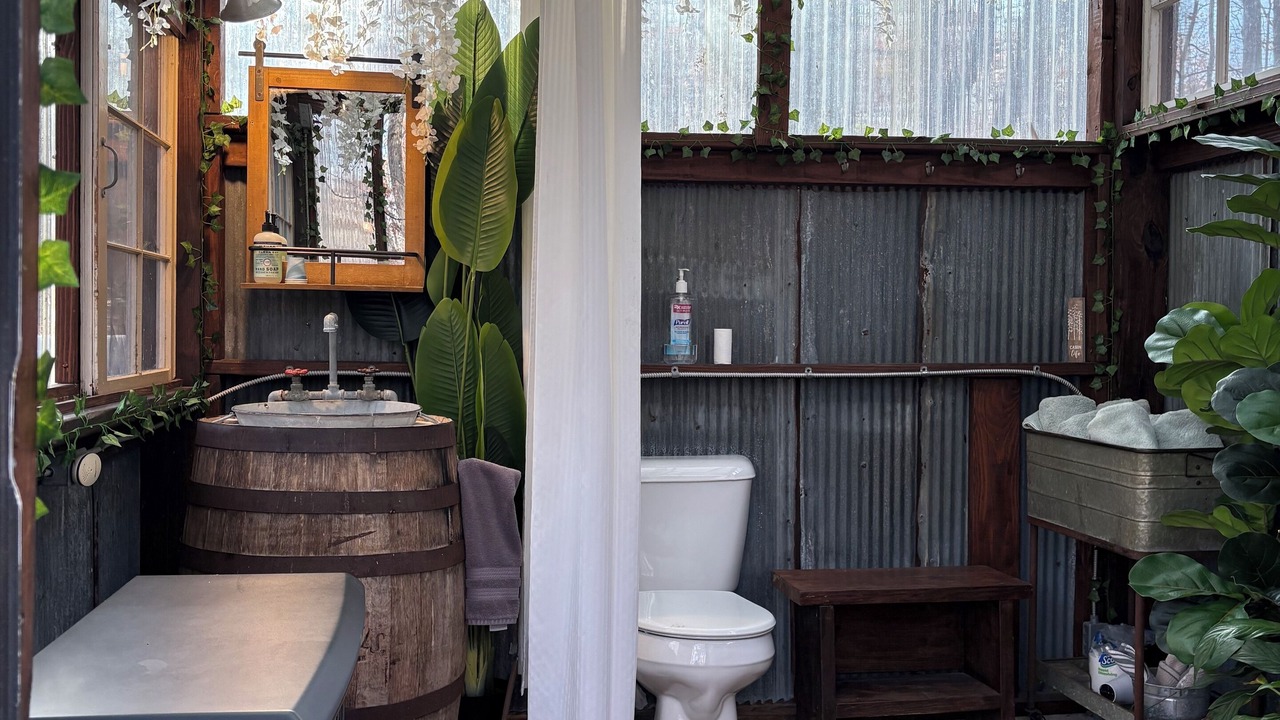 Photo of Bathroom in Dunlap