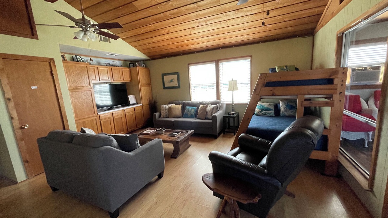Photo of Livingroom in Cedar Lane