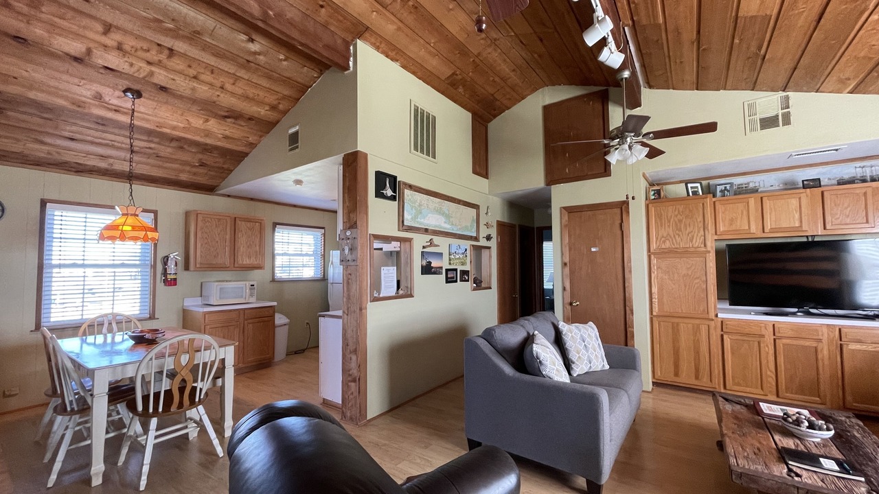 Photo of Livingroom in Cedar Lane