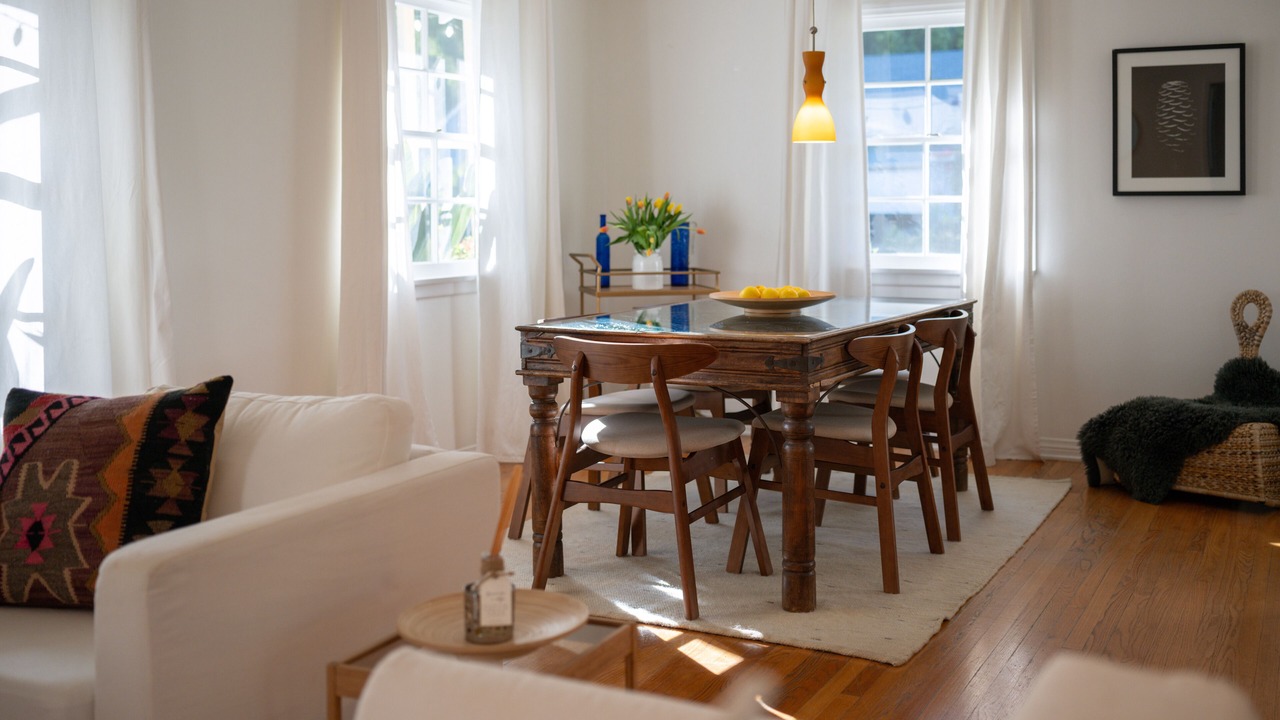 Photo of Livingroom in Woodland Hills