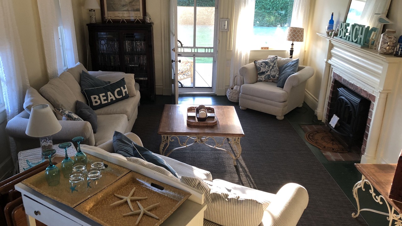 Photo of Livingroom in East Chop