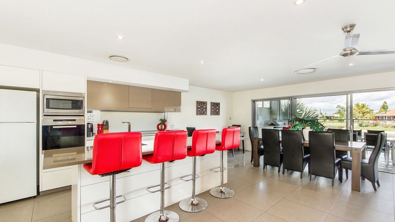 Photo of Kitchen in Mermaid Waters