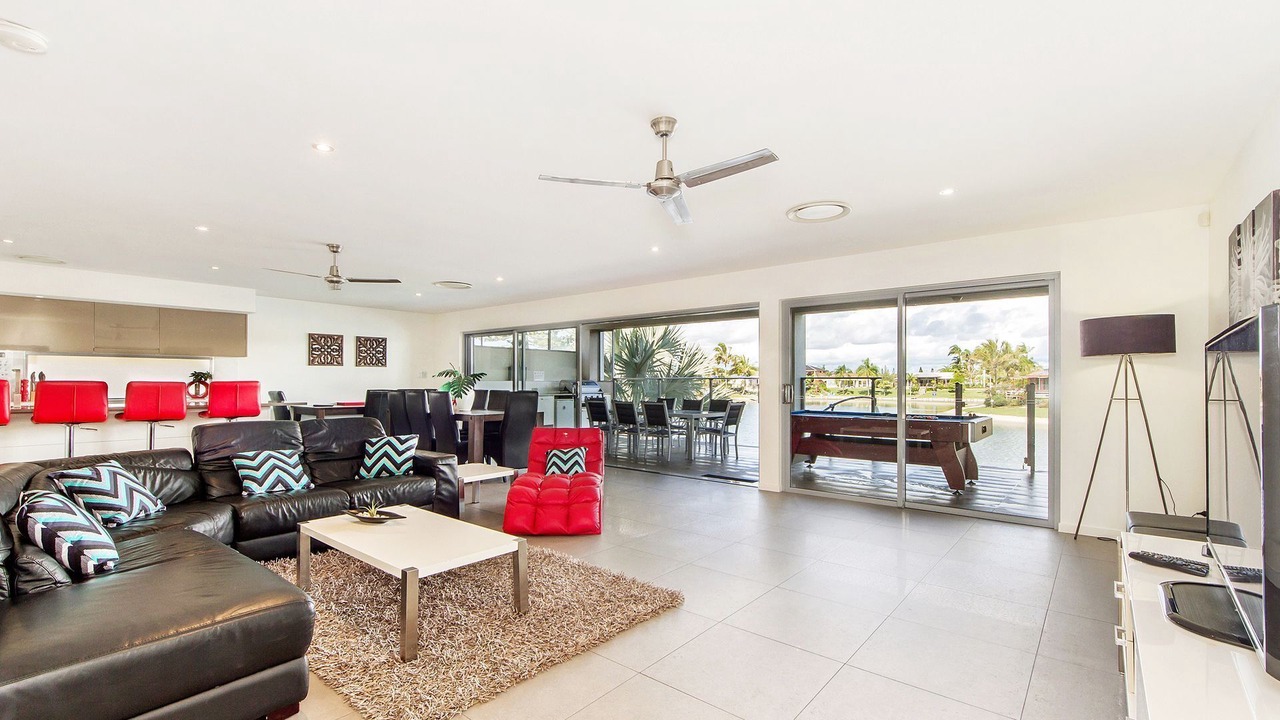 Photo of Livingroom in Mermaid Waters