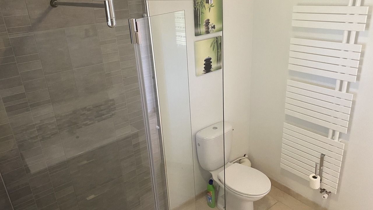 Photo of Bathroom in Villefranche-de-Rouergue