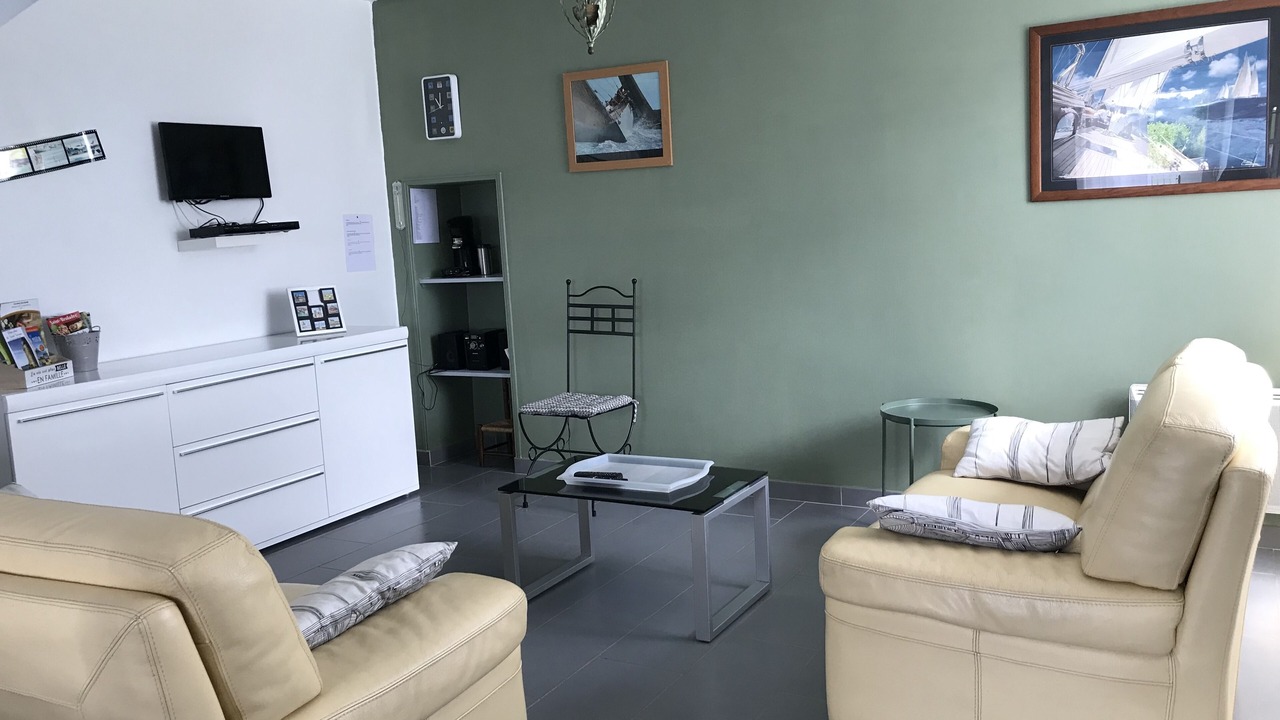 Photo of Livingroom in Saint-Broladre