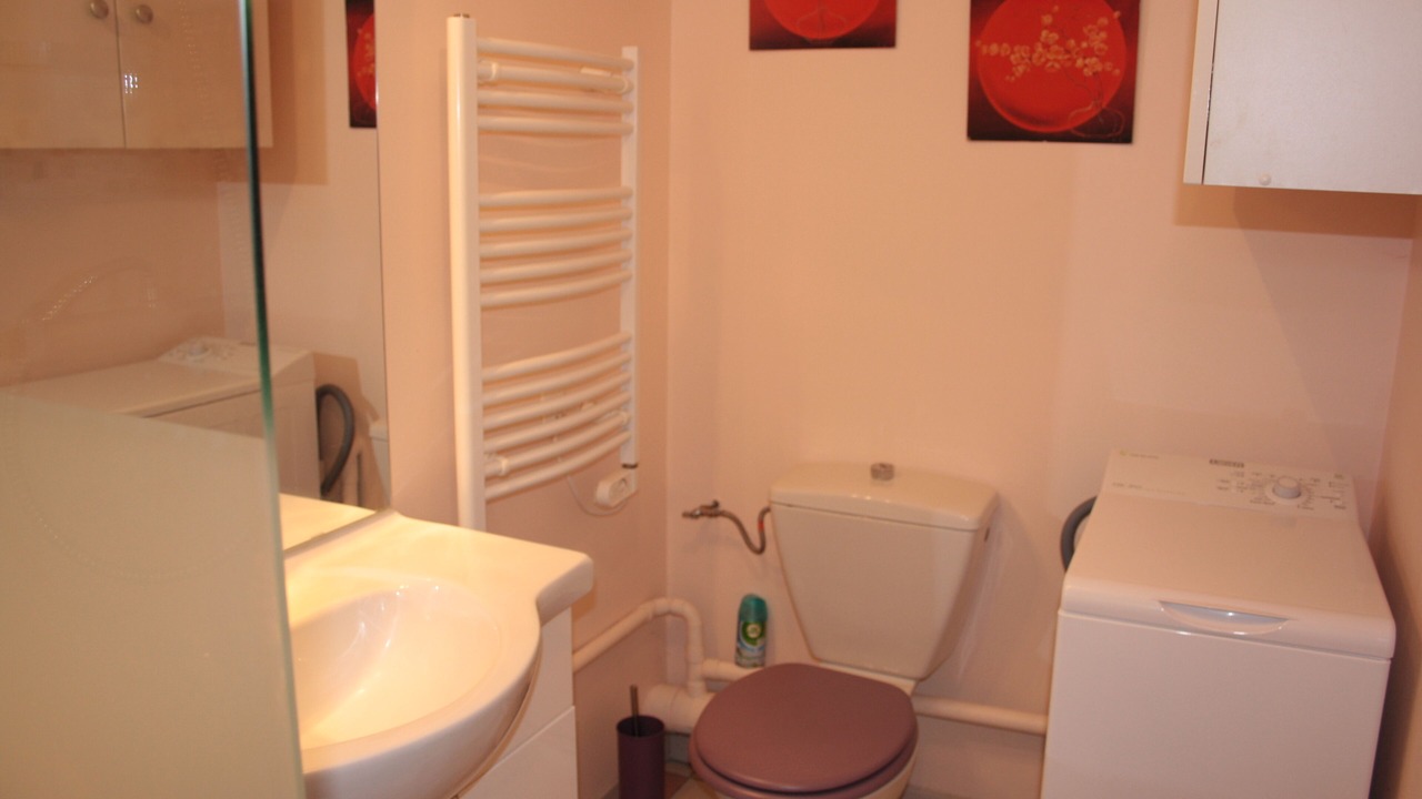 Photo of Bathroom in Vendeuvre-du-Poitou