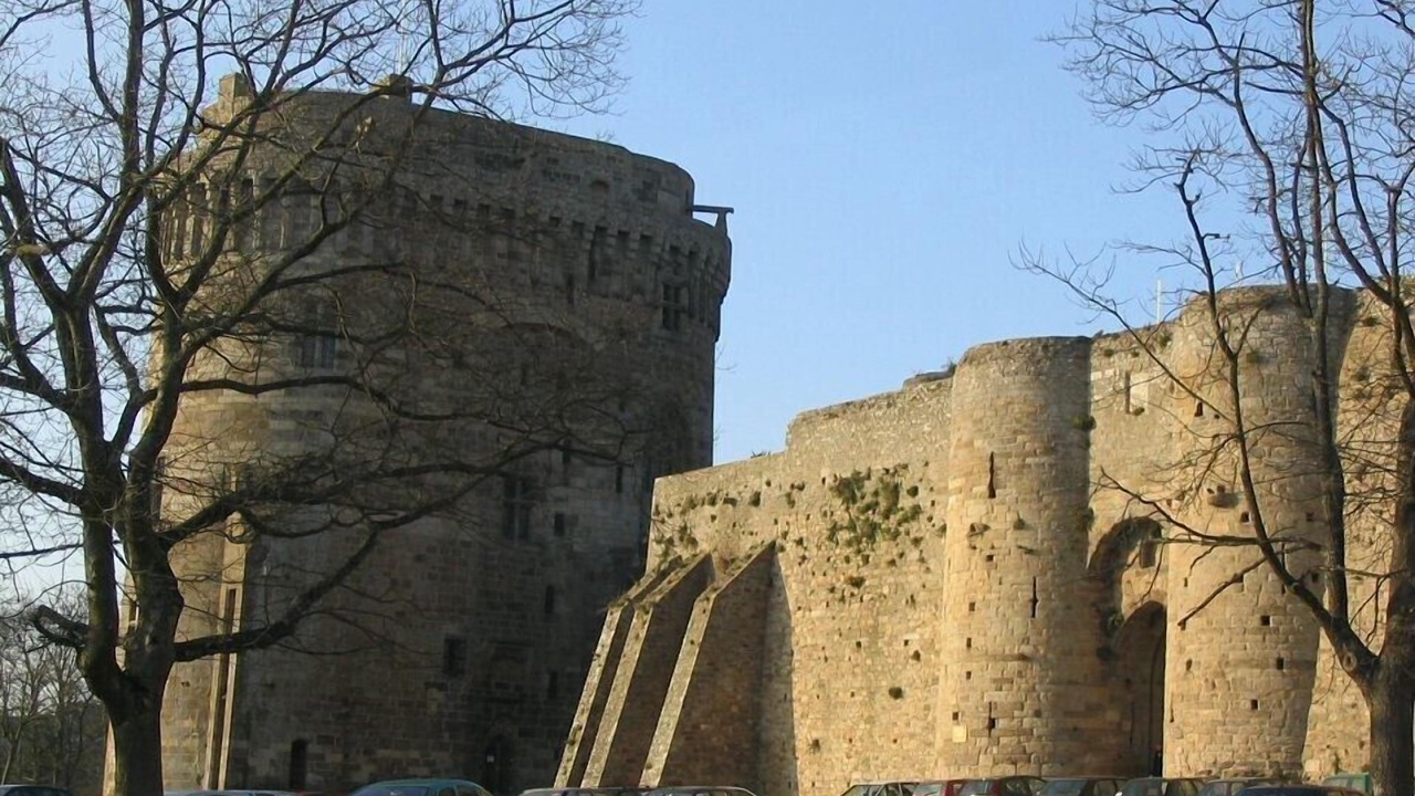Photo of Others in Quevert