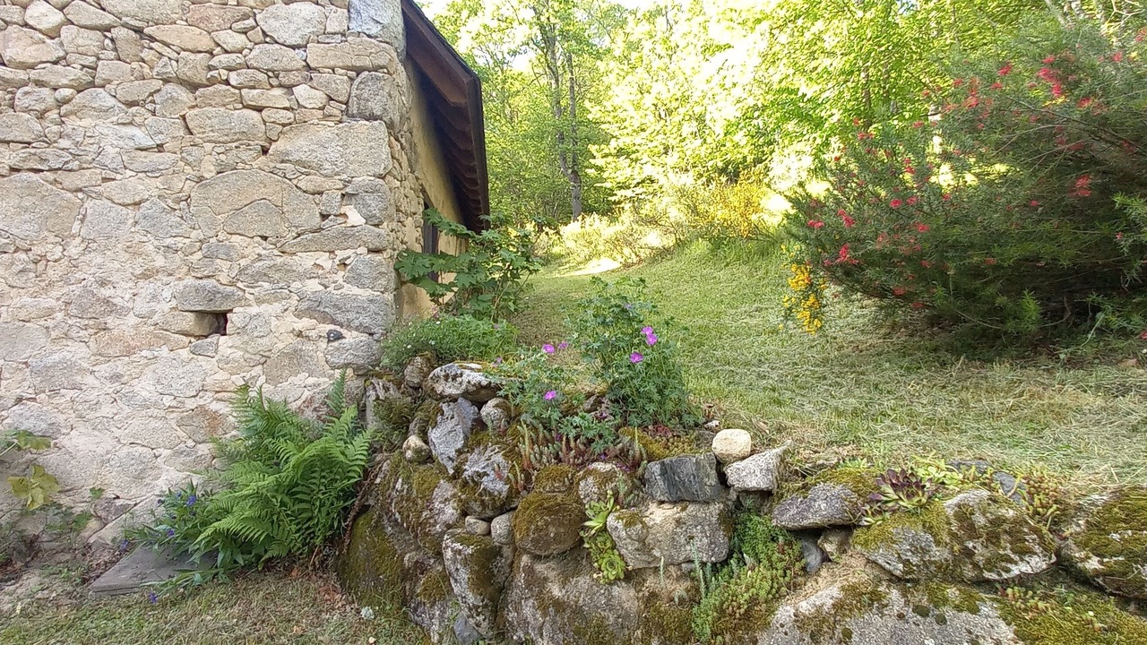 Photo of Outdoor in Erce