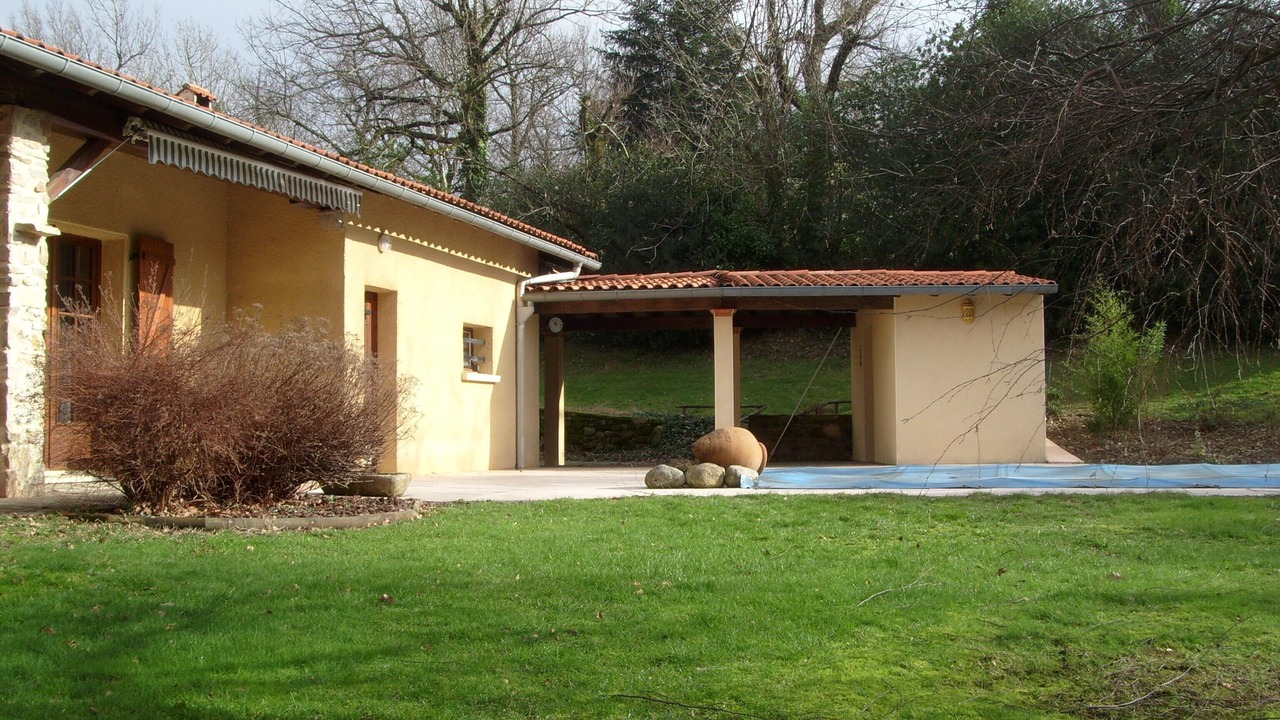 Photo of Outdoor in Bout-du-Pont-de-Larn