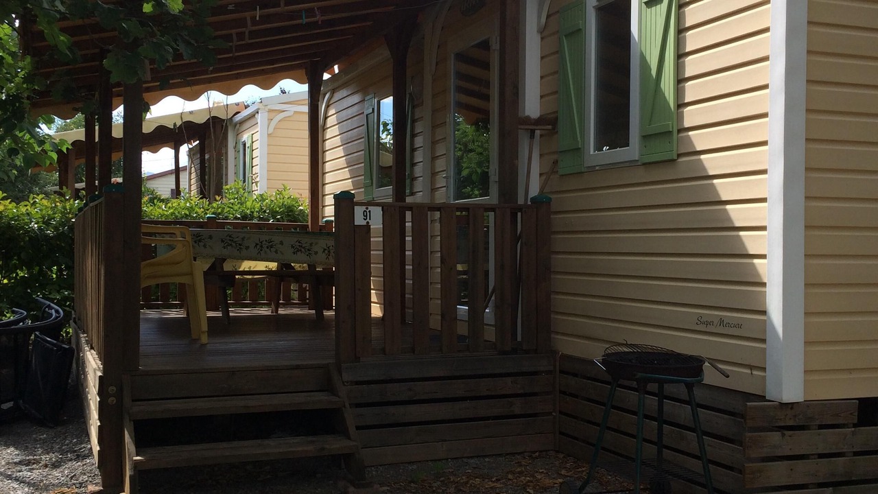 Photo of Patio Balcony in Berrias-et-Casteljau