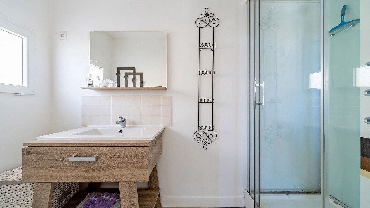 Photo of Bathroom in Le Port