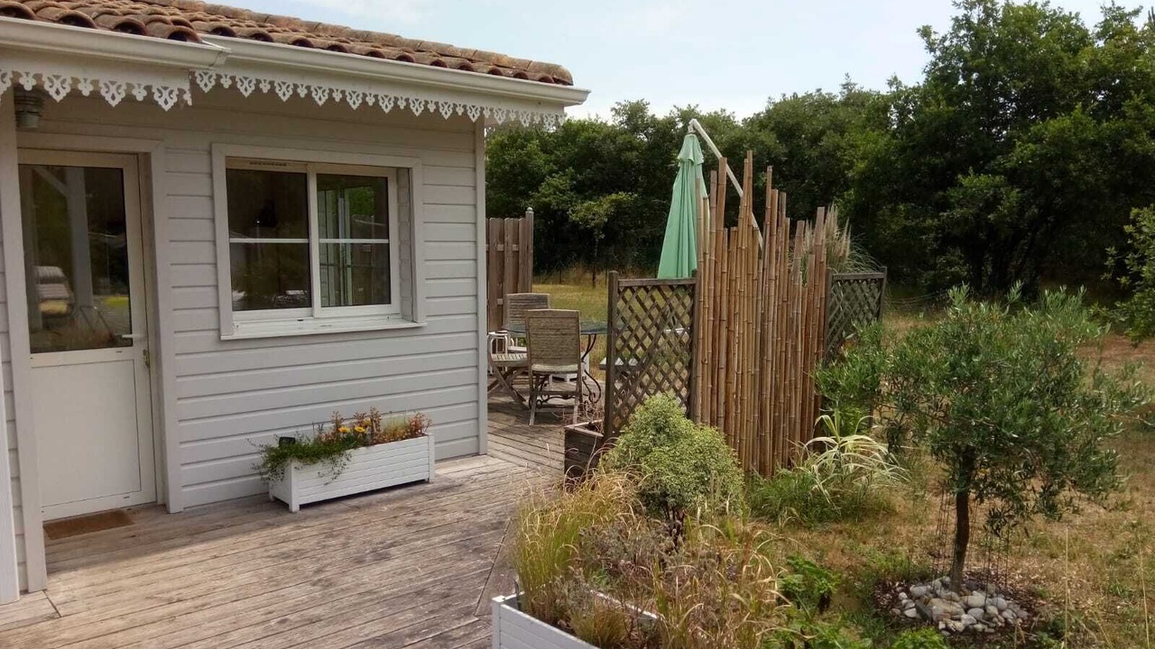 Photo of Patio Balcony in Saint-Medard-en-Jalles