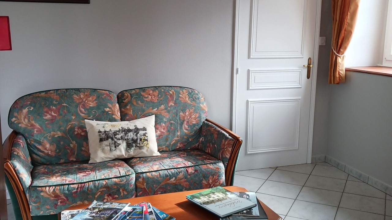 Photo of Livingroom in Saint-Coulomb