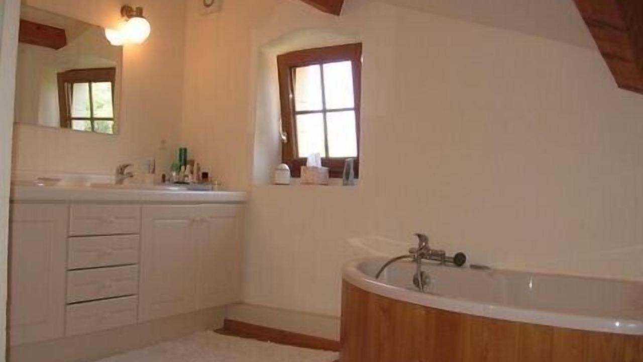 Photo of Bathroom in Valvigneres