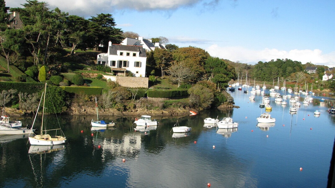 Photo of Bedroom in Doelan